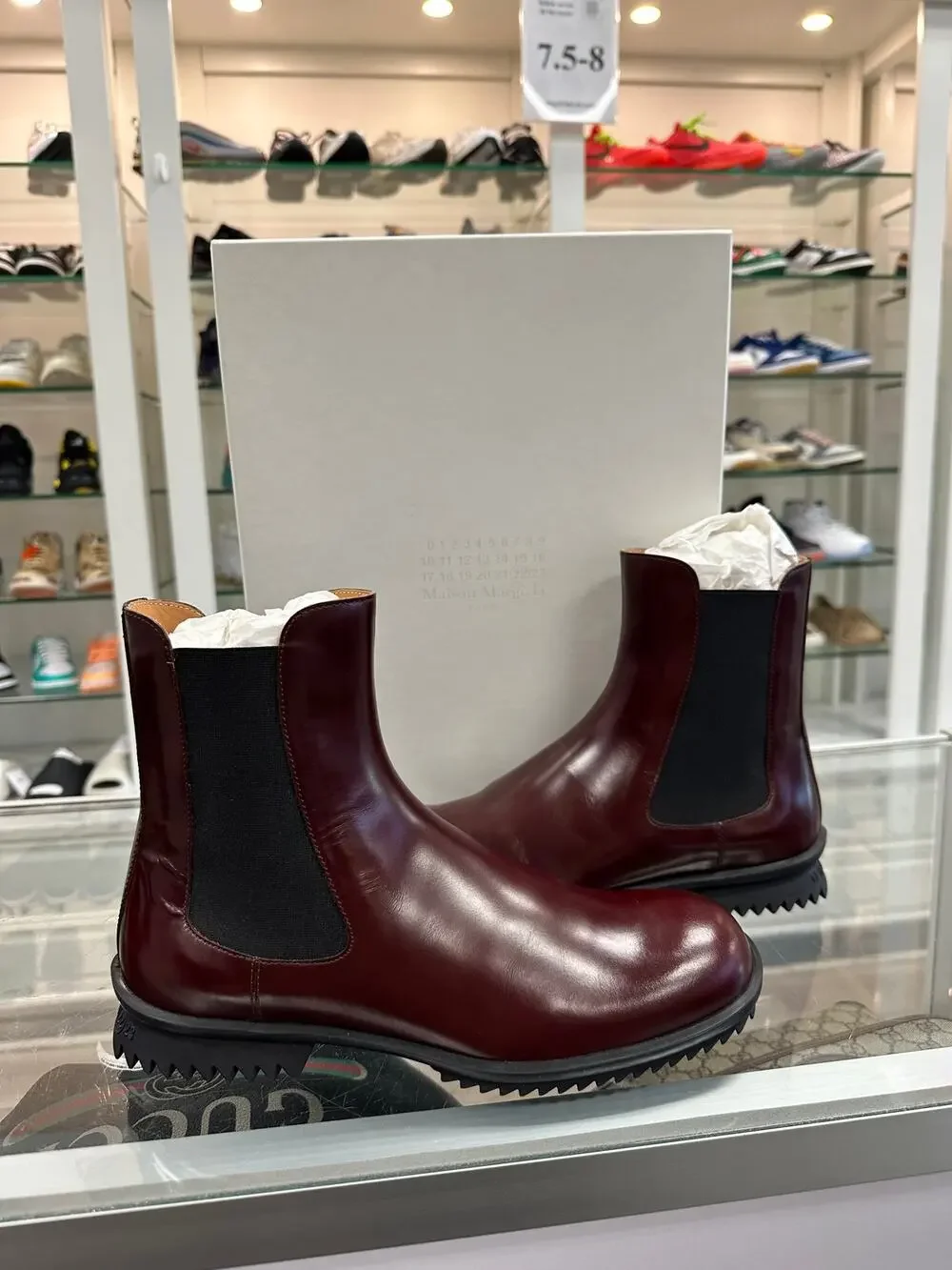 Maison Margiela bordeaux leather Chelsea boots size 41 Pre Owned with Box SF